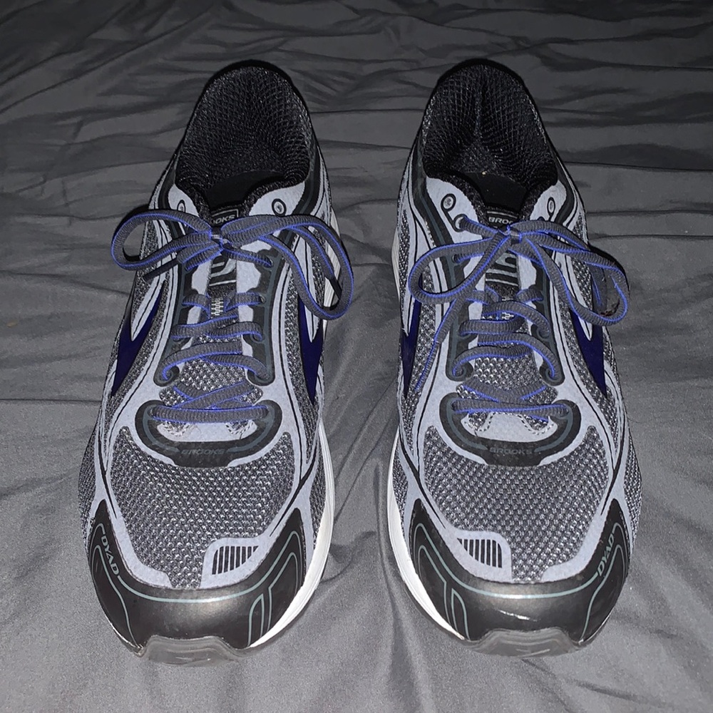 Brooks DYAD sneakers / Size 14